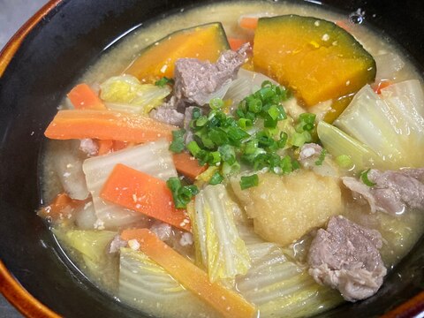 豚肉、ごぼうの味噌煮込みうどん